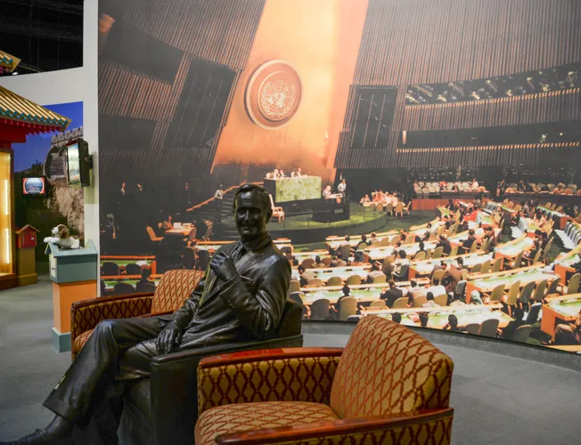 George Bush Statue UN