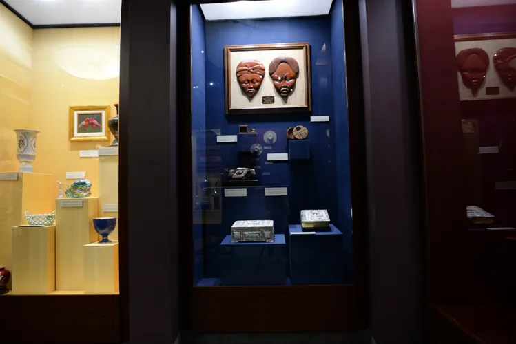 A closer look at the Gifts of State exhibit. 