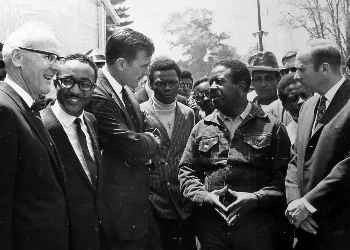 George Bush Campaigns for Congress