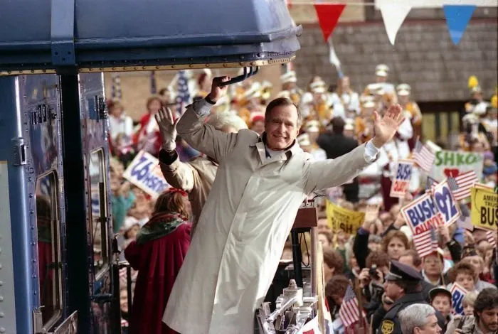 President Bush and Barbara Bush wave to supporters, Oshkosh, WI