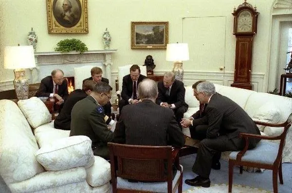 President Bush meets with Baker, Sununu, Gates, Scowcroft, Powell, Cheney, and Quayle on Desert Storm