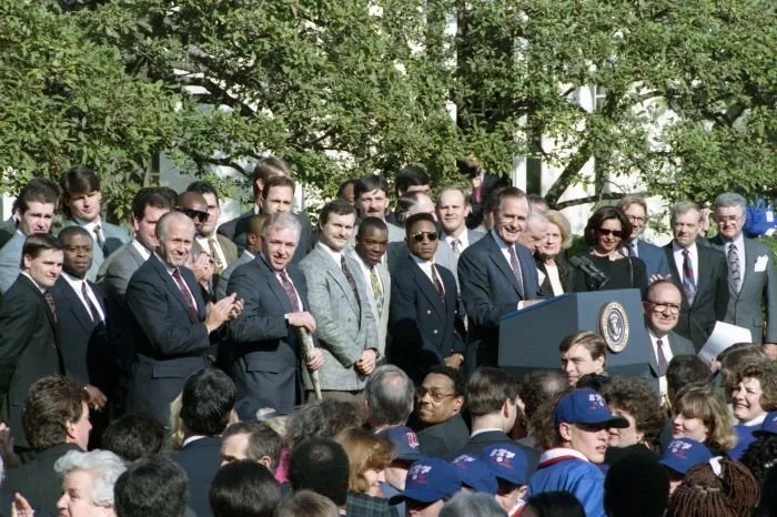 President Bush speaks at ceremony tohonor 1991 World Series Champion Twins