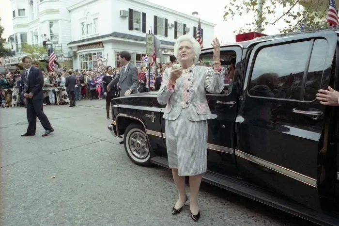 Barbara Bush speaks to a crowd in Doylestown, PA