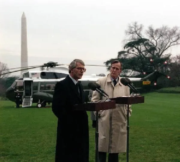 President Bush and PM John Major make statements from South Lawn