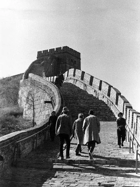 George Bush and Barbara Bush Visit the Great Wall
