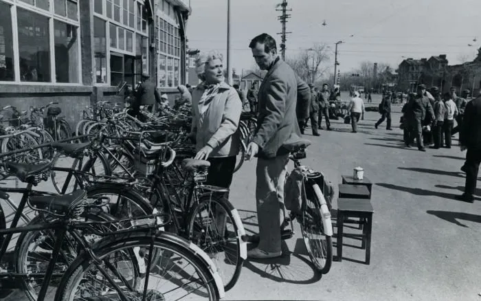 George and Barbara Bush Ride Bikes in China