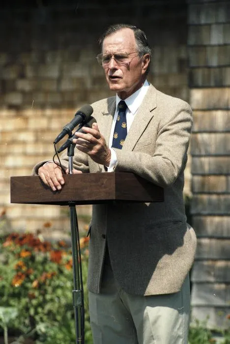 President Bush holds a press conference in front of the "Plate House," his office on Walker's Point, to announce his plans to meet with Mikhail Gorbachev for a summit in Helsinki, Finland to discuss the crisis in the Persian Gulf