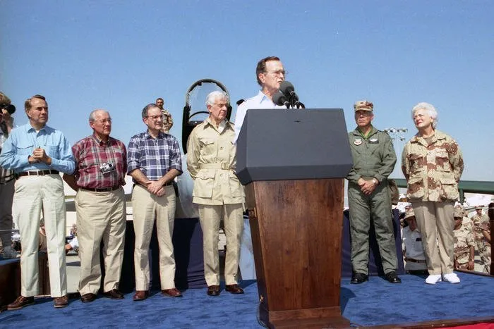 President and Mrs. Bush visit the Military Air Command Ramp with Congressional Leaders Senator Bob Dole, Rep. Bob Michel, Sen. George Mitchell, and Rep. Tom Foley