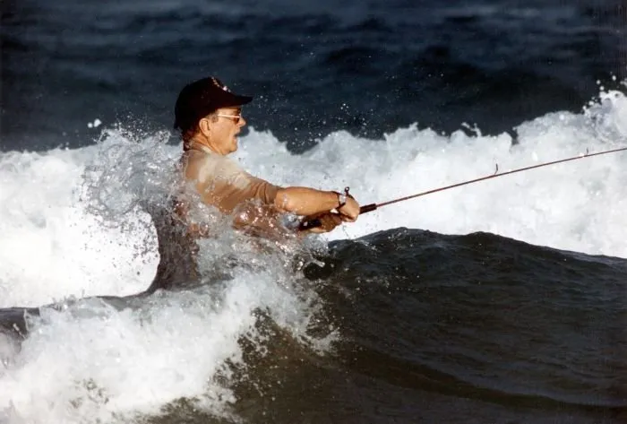 Vice President Bush fishes on the coast of Del Ray, Florida, 14 Nov 88