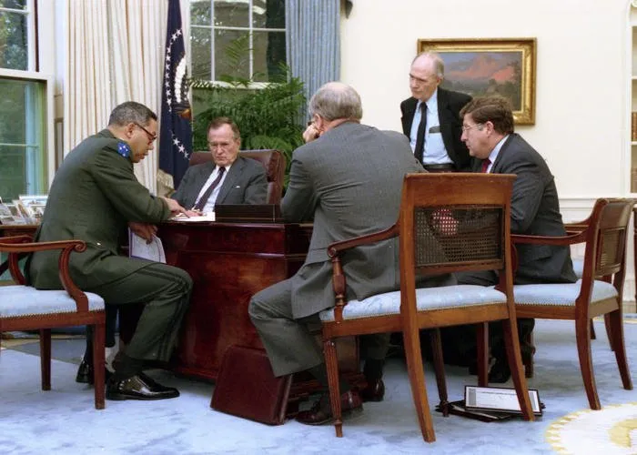 President Bush meets with Colin Powell, Dick Cheney, John Sununu, and Brent Scowcroft in the Oval Office