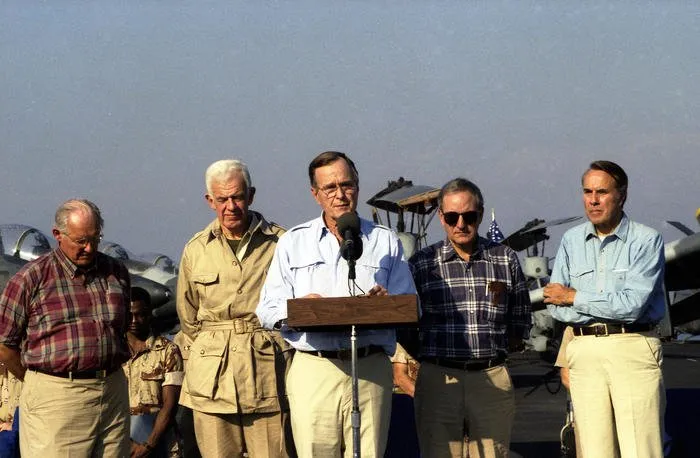 President and Mrs. Bush visit the USS Nassau during their Thanksgiving visit with the troops in the Persian Gulf