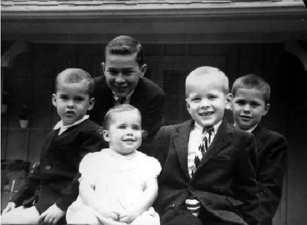 Marvin, Dorothy, Neil, and Jeb, with George W. Standing in Background