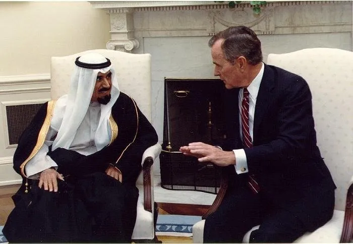 President Bush meets with Emir of Kuwait
