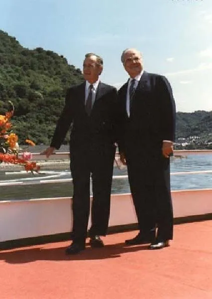 President Bush and Helmut Kohl aboard riverboat