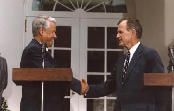 President Bush and Boris Yeltsin speak to press