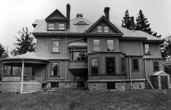 Birthplace of George Bush, 173 Adams Street, Milton, MA 02187