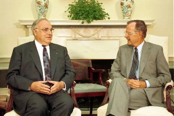 President Bush meets with Chancelor Kohl in the Oval Office