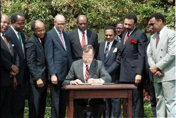 President Bush signs Executive Order on Historically Black Colleges and Universities