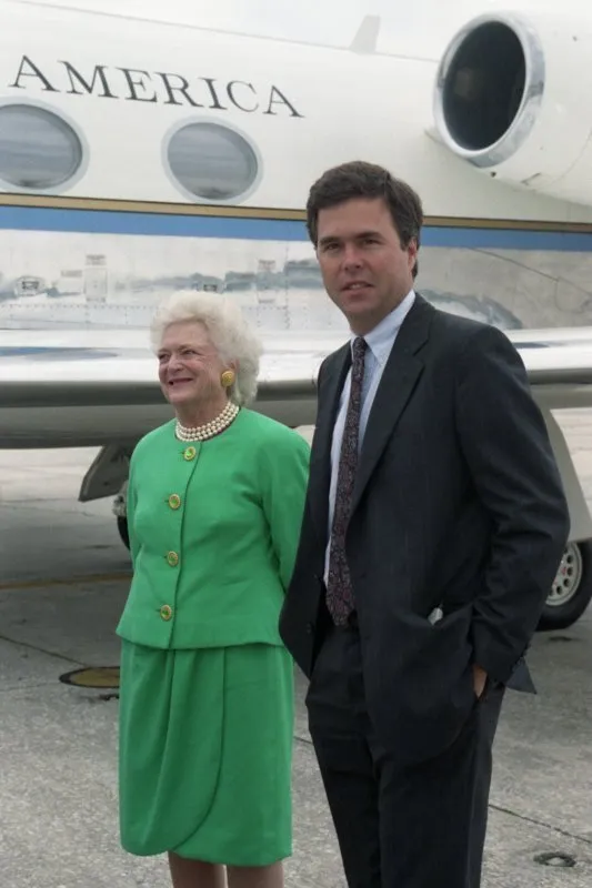 Barbara Bush arrives in Tampa and is met by Jeb