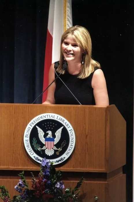Jenna Bush Presents the Bank of America Program on Volunteerism