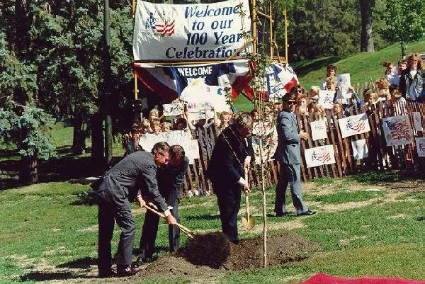 Presidents and tree planting for South Dakota Centennial