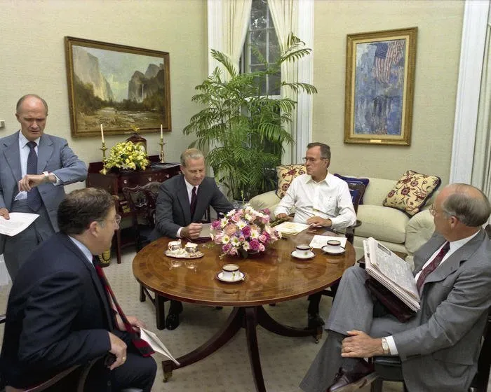 President Bush meets with Cheney upon return from Saudia Arabia