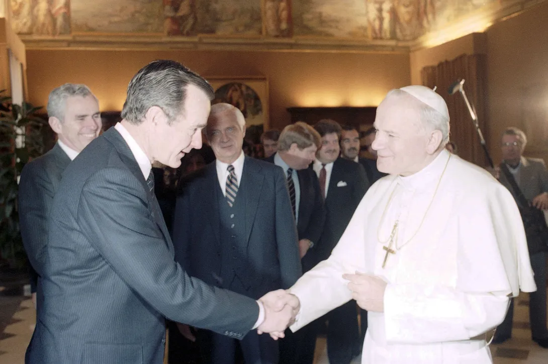 Vice President Bush meets with Pope John Paul II in Rome, Italy