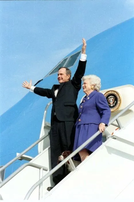 Former President President Bush and Barbara Bush arrive in Houston following Inauguration Ceremony