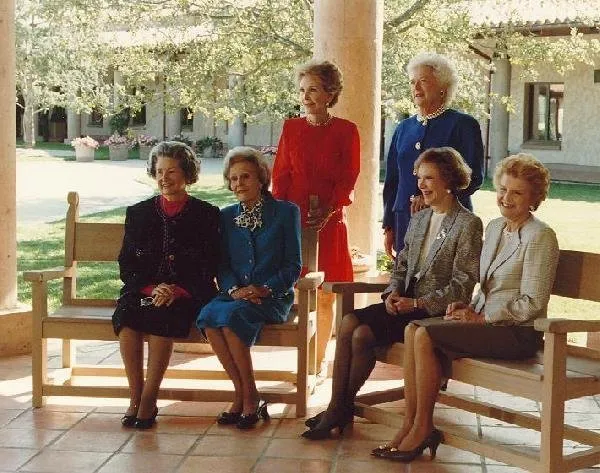 Mrs Bush and Former First Ladies at dedication of Reagan Library