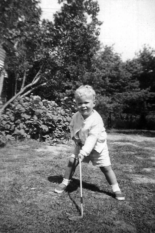 Jeb Bush with a golf club