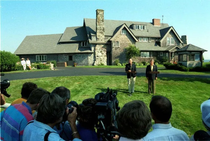 President Bush and Canadian Prime Minister Mulroney hold a press conference at Walker's Point, Kennebunkport, Maine