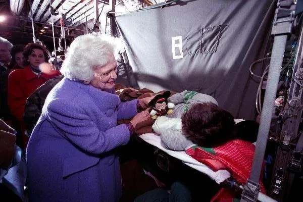 Mrs. Bush greets Armenian children
