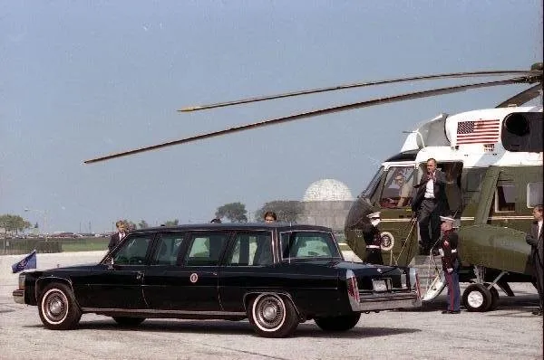 President Bush arrives in Schaumburg, IL