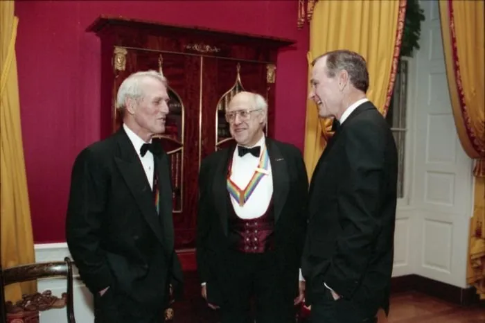 President Bush chats with actor Paul Newman and conductor Mstislav Rostropovich at a reception for Kennedy Center honorees