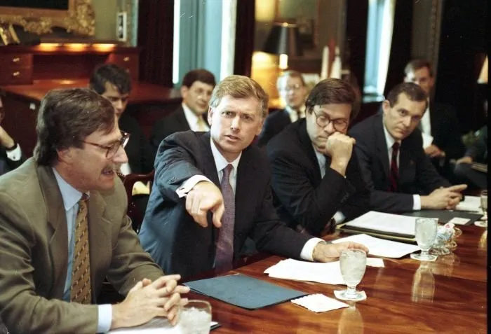 Vice President Quayle, Chairman of the President's Council on Competitiveness, leads a meeting on regulatory relief