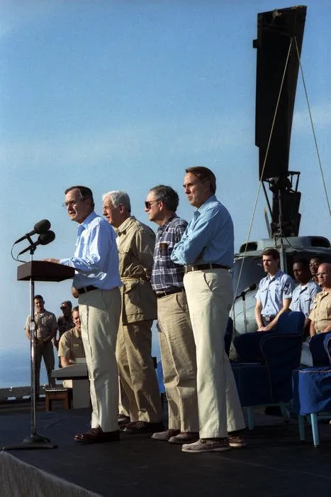 President and Mrs. Bush visit the USS Nassau during their Thanksgiving visit with the troops in the Persian Gulf