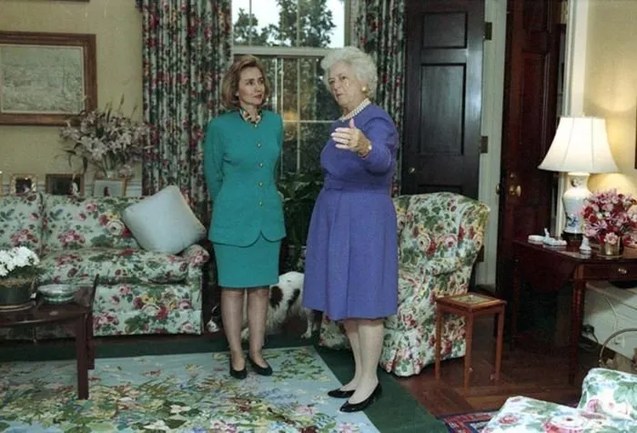 Mrs Bush hosts Hillary Clinton at the White House after the election