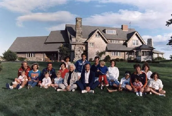 Family Portrait, Walker's Point, Kennebunkport, Maine.  Back row:  Margaret Bush holding daughter Marshall, Marvin Bush, and Bill LeBlond.  Front row:  Neil Bush holding daughter Lauren, Sharon Bush, George W. Bush holding daughter Barbara, Laura Bush ...
