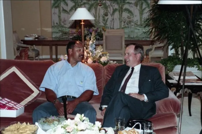 President Bush meets with Reggie Jackson