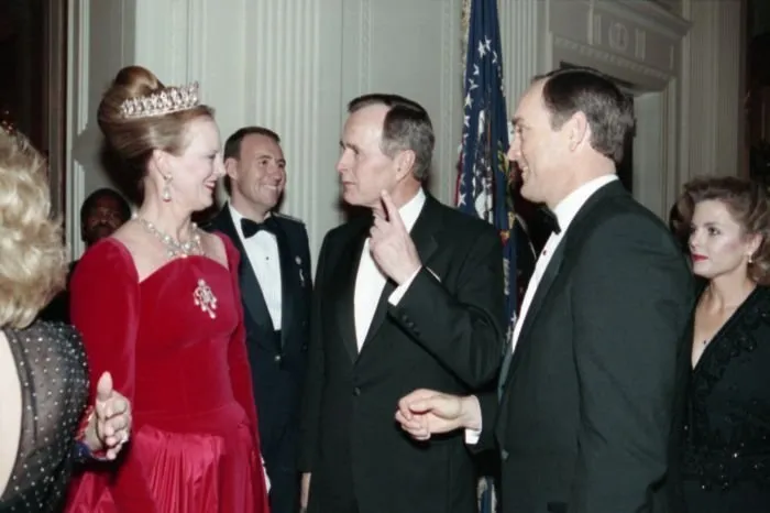 President Bush introduces Nolan Ryan to Queen Margrethe II of Denmark