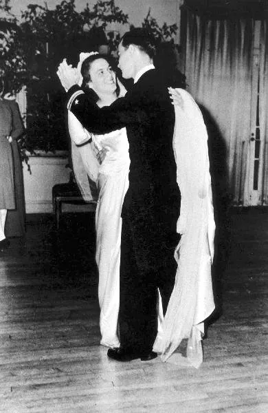 Wedding dance of George Bush and Barbara Pierce in Rye, New York